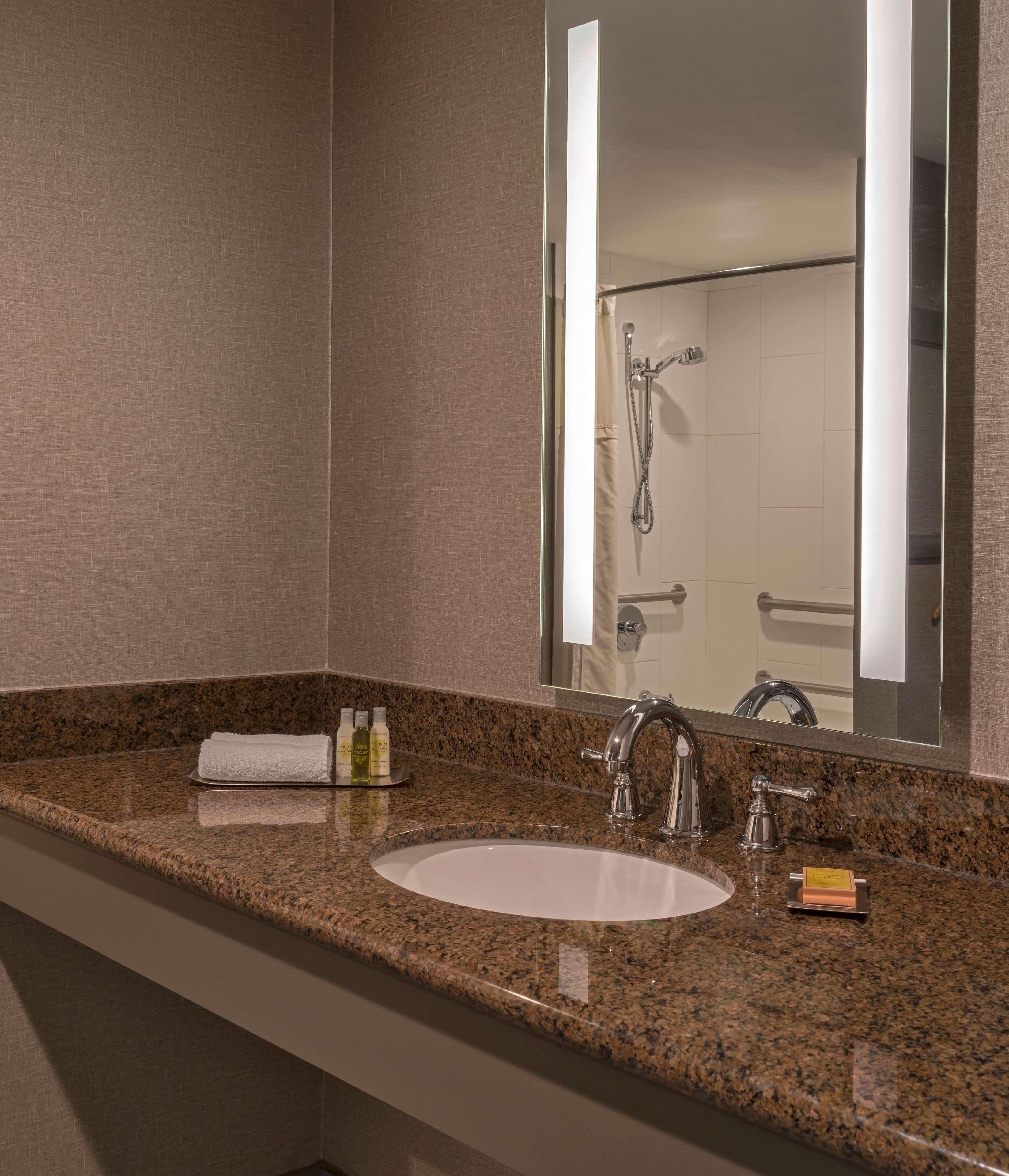 doubletree by hilton austin