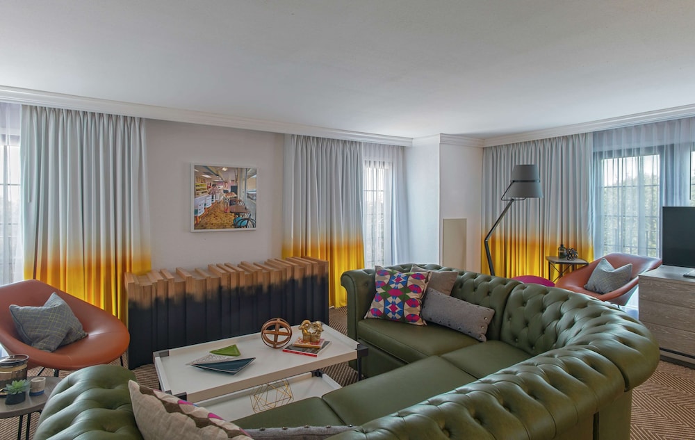 doubletree by hilton austin