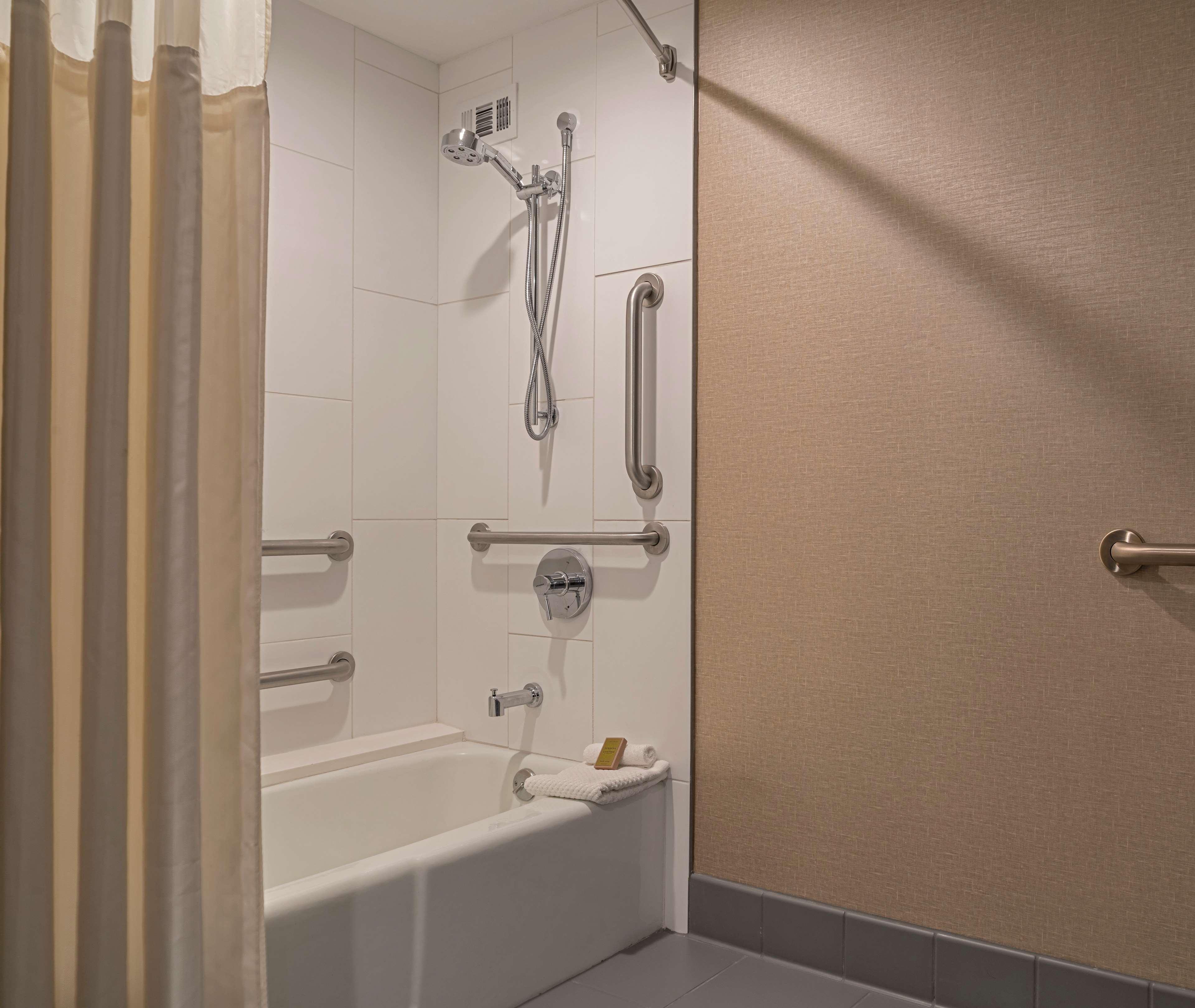 doubletree by hilton austin