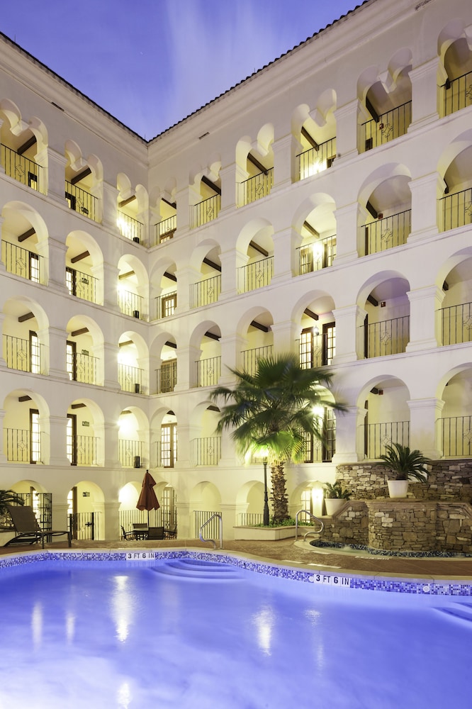 doubletree by hilton austin