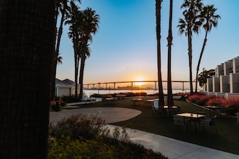 Coronado Island Marriott Resort & Spa,Near San Diego Coronado Bridge,4 star