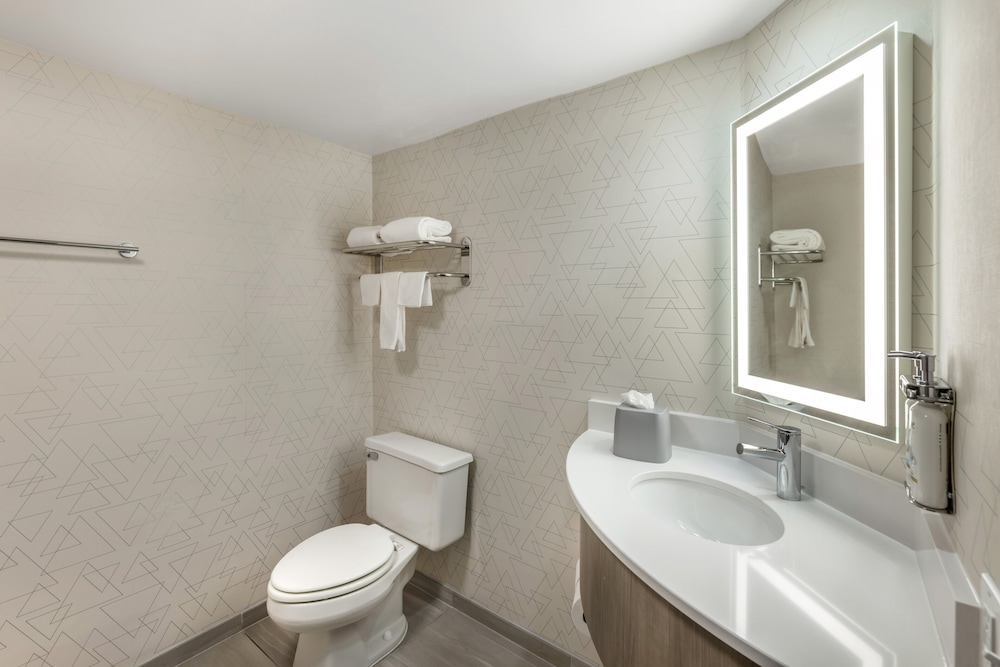 holiday inn express crestwood by ihg