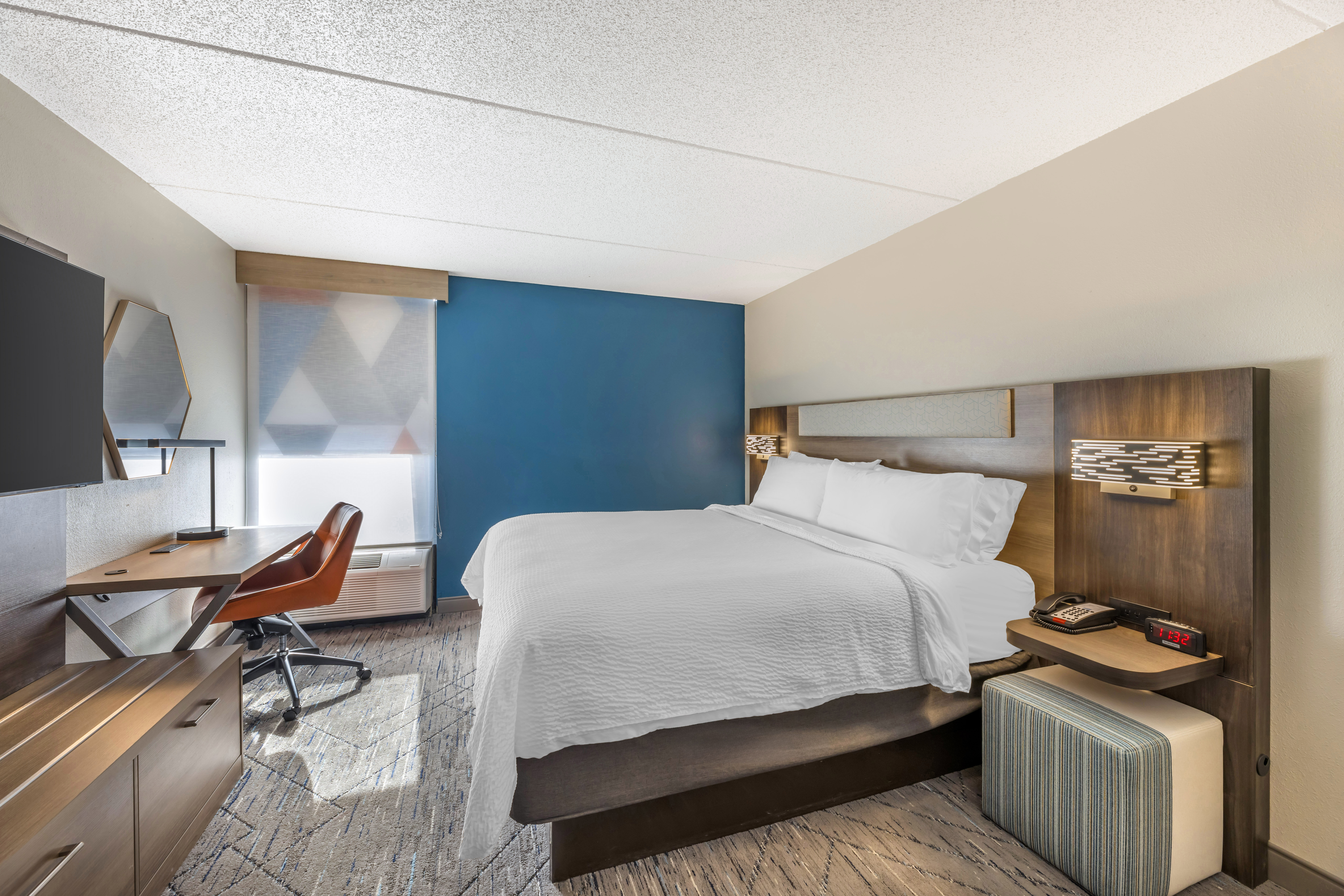 holiday inn express crestwood by ihg