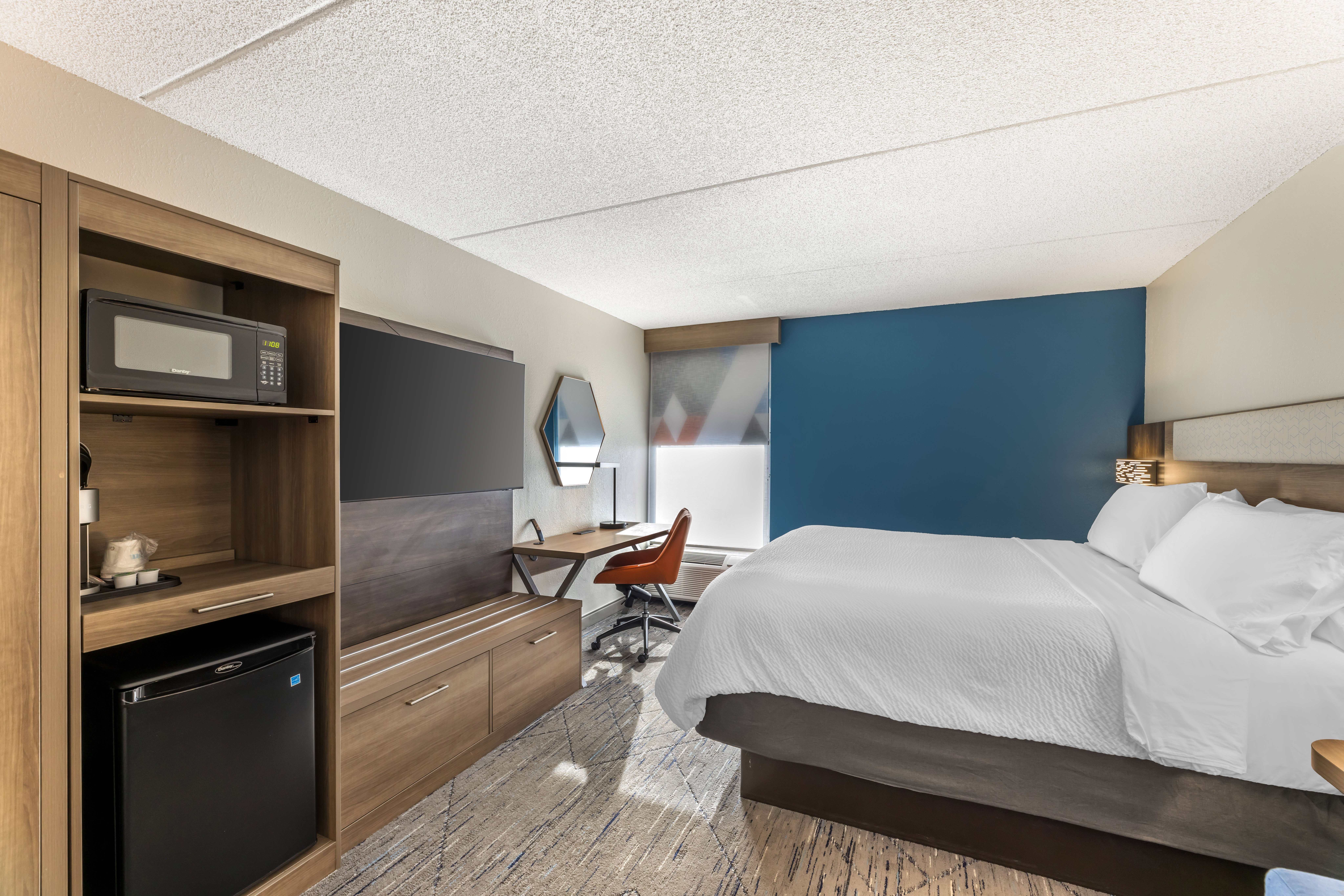 holiday inn express crestwood by ihg