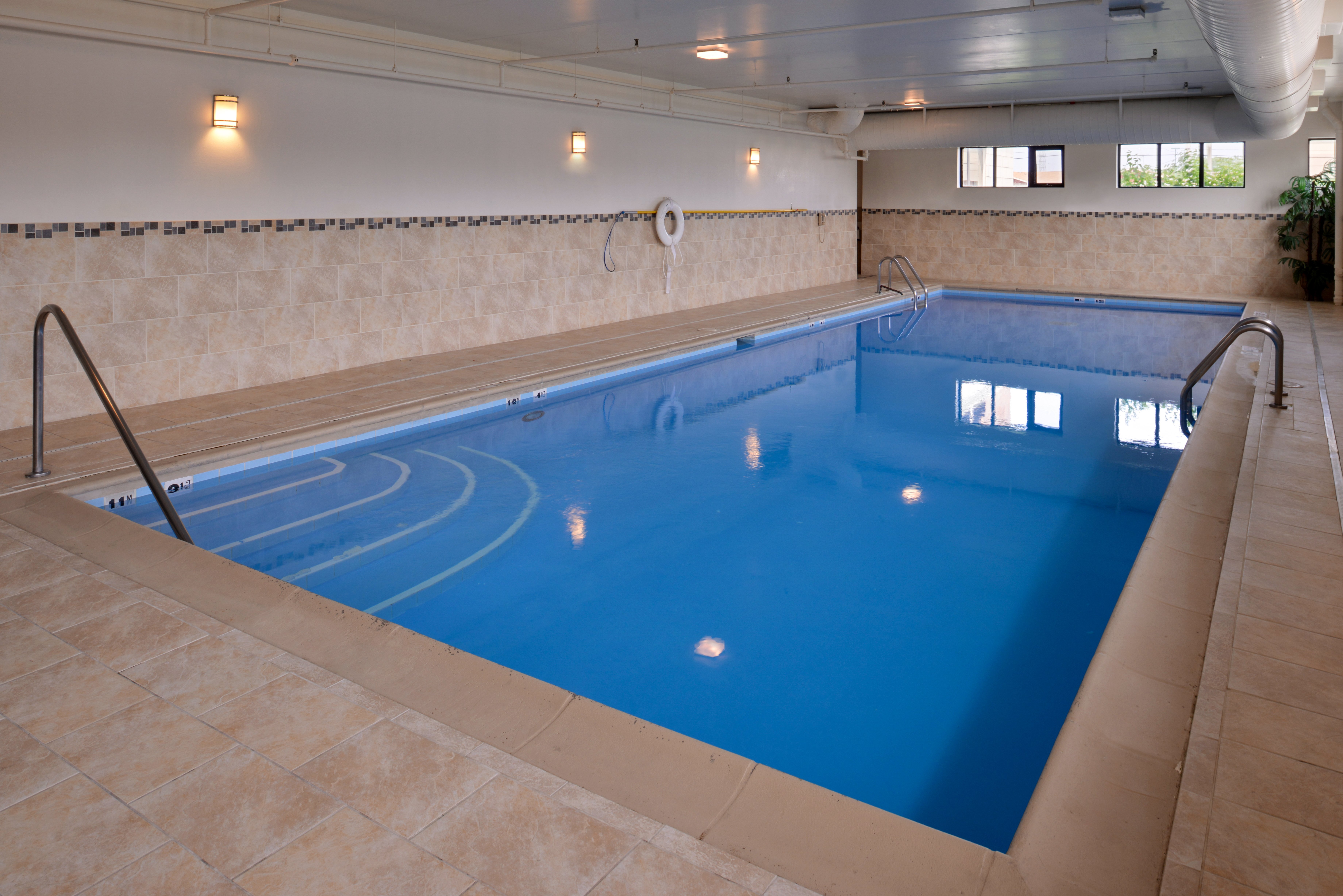 holiday inn express crestwood by ihg