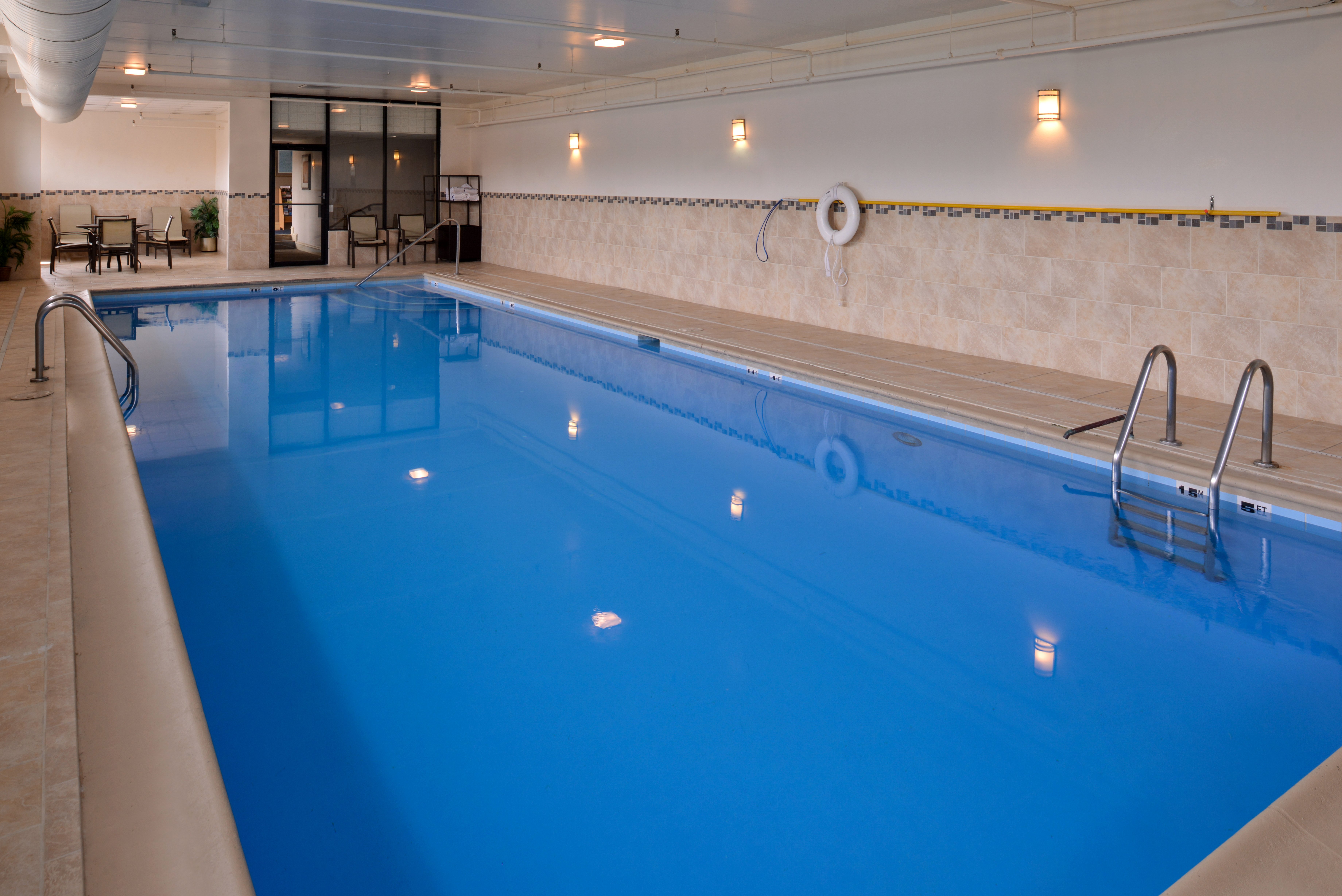 holiday inn express crestwood by ihg