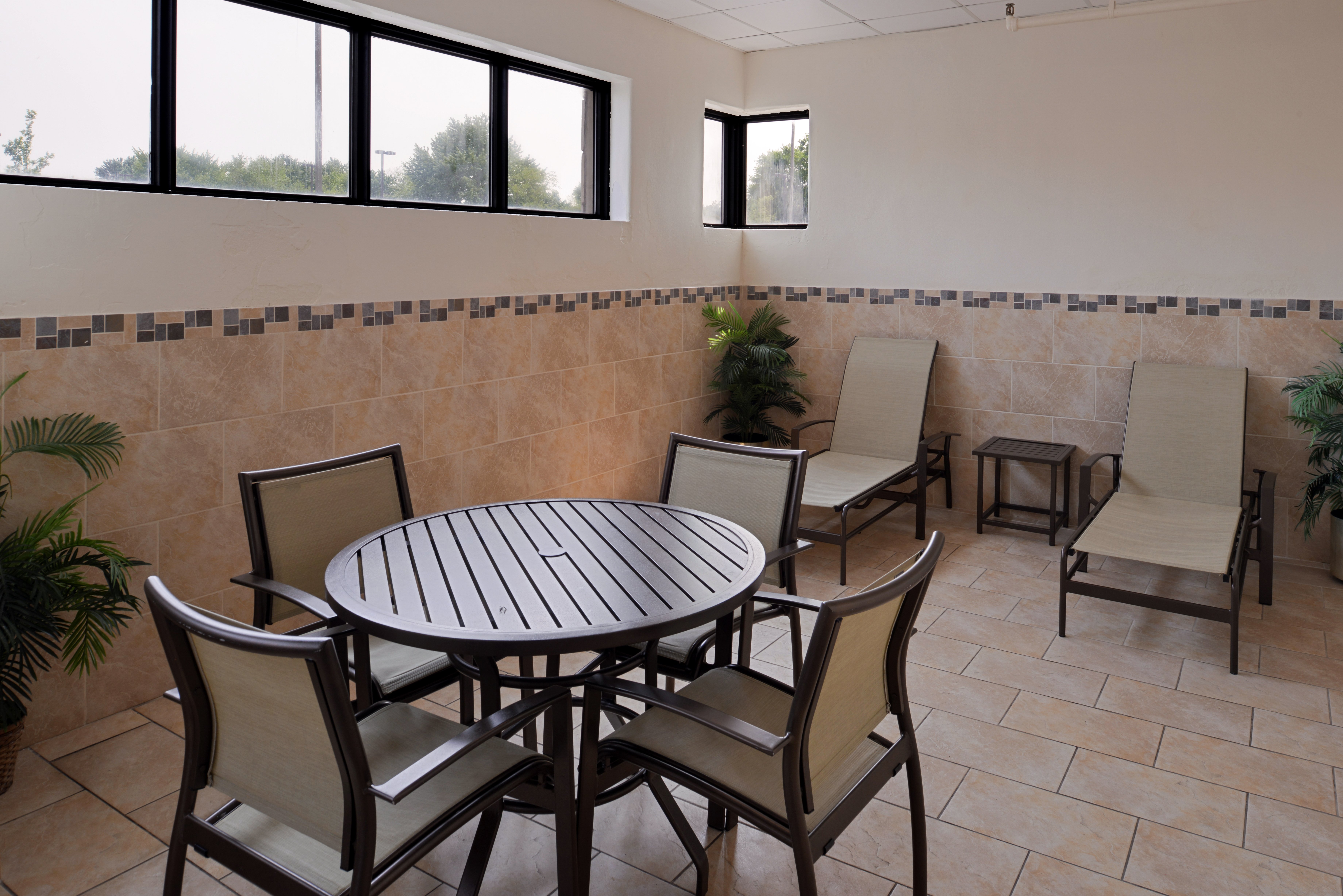 holiday inn express crestwood by ihg
