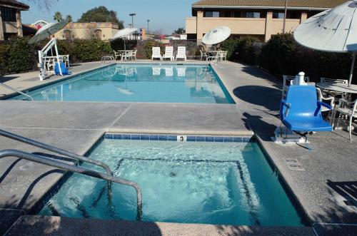 motel 6 oakdale ca