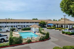 motel 6 oakdale ca