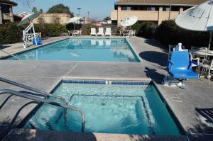 motel 6 oakdale ca