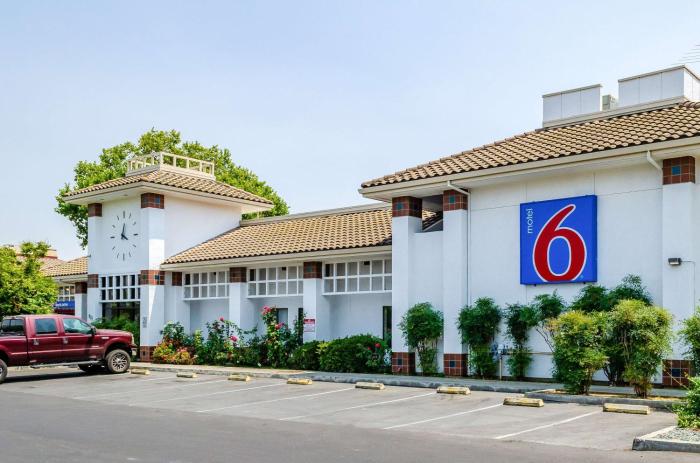 motel 6 oakdale ca