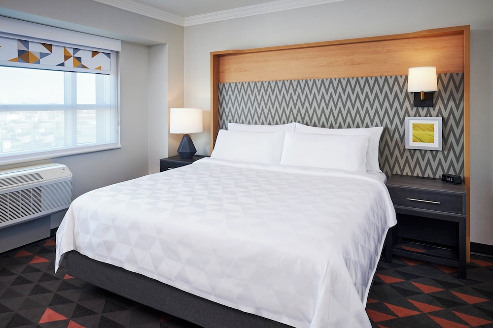 holiday inn hotel and suites oakville bronte by ihg
