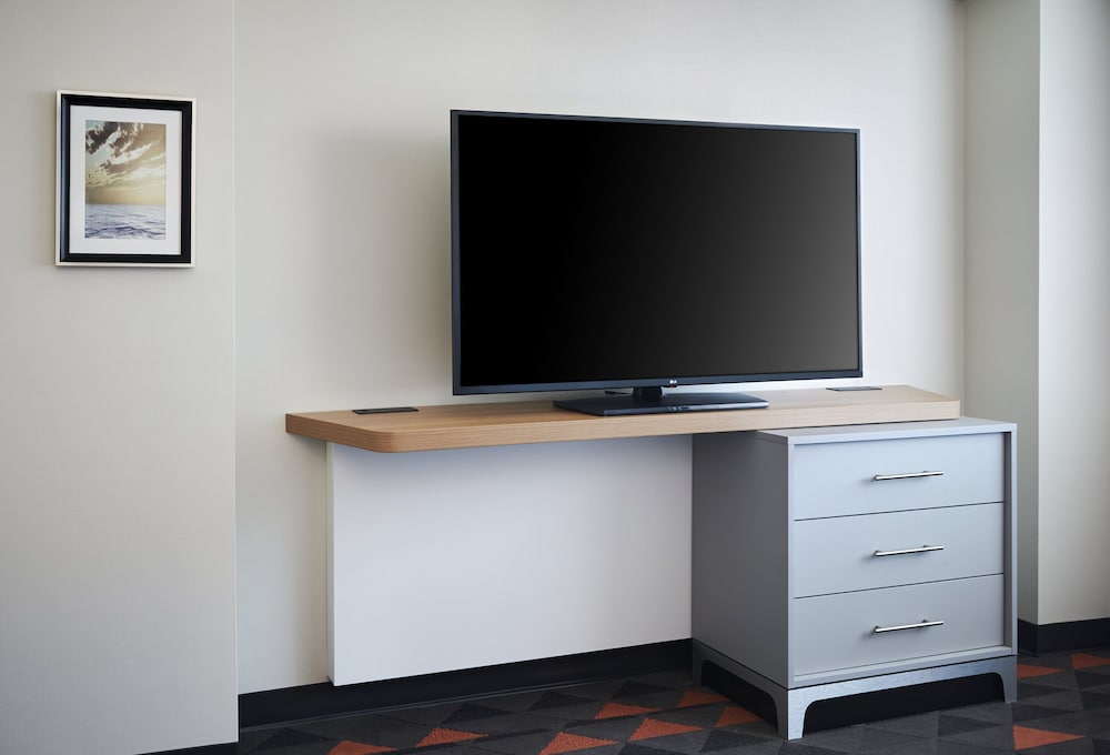 holiday inn hotel and suites oakville bronte by ihg