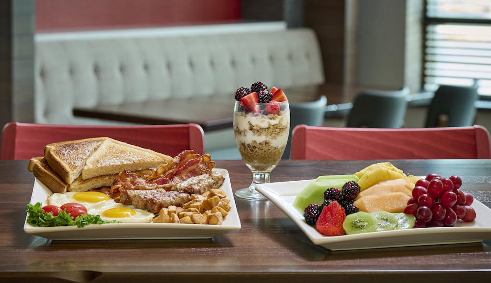 holiday inn hotel and suites oakville bronte by ihg