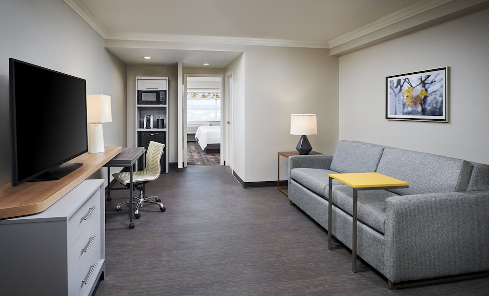 holiday inn hotel and suites oakville bronte by ihg