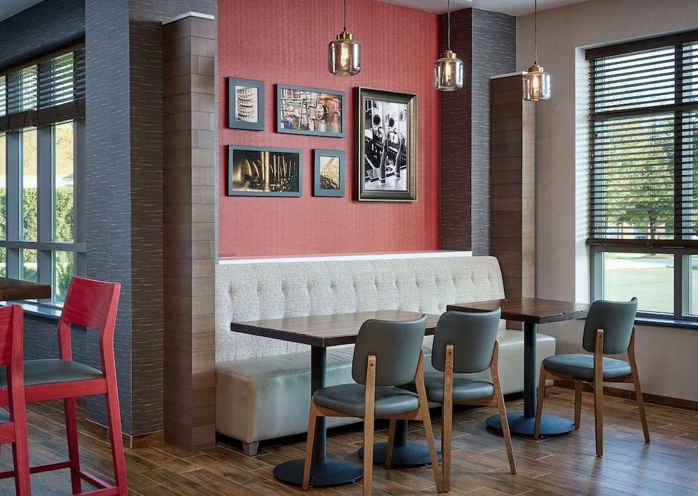 holiday inn hotel and suites oakville bronte by ihg