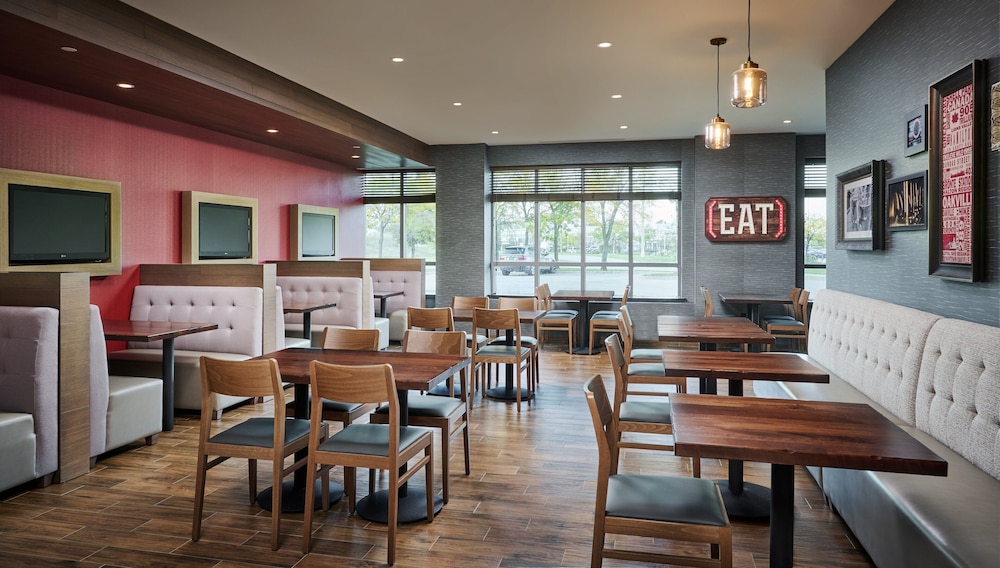 holiday inn hotel and suites oakville bronte by ihg
