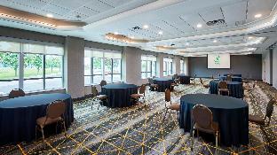 holiday inn hotel and suites oakville bronte by ihg