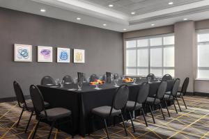 holiday inn hotel and suites oakville bronte by ihg