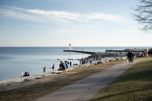 holiday inn hotel and suites oakville bronte by ihg