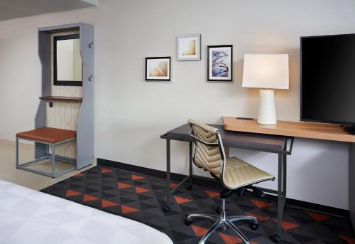 holiday inn hotel and suites oakville bronte by ihg
