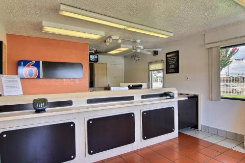 motel 6 austin tx north central