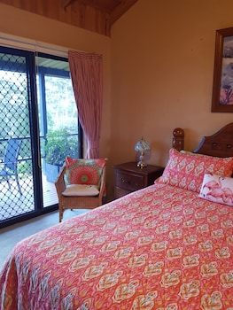 mapleton peaceful provence bnb