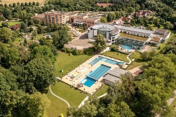 passage 84 hotel and cafe