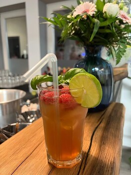 passage 84 hotel and cafe