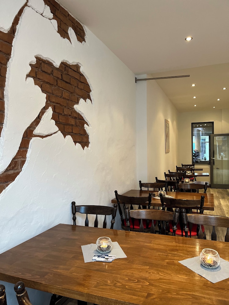 passage 84 hotel and cafe