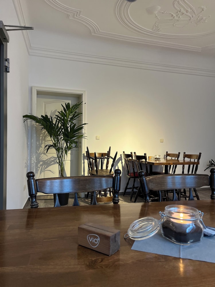 passage 84 hotel and cafe