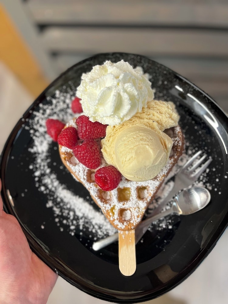 passage 84 hotel and cafe