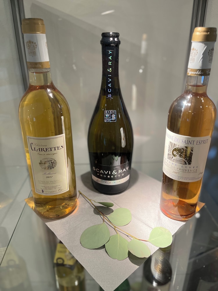 passage 84 hotel and cafe