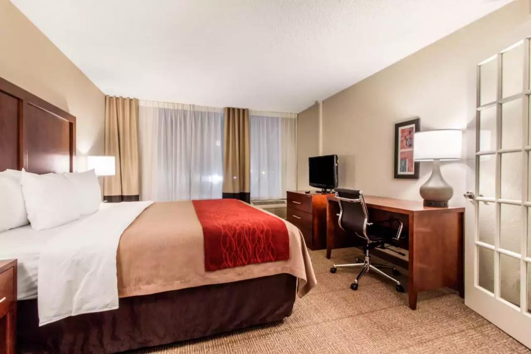 comfort inn and suites omaha central
