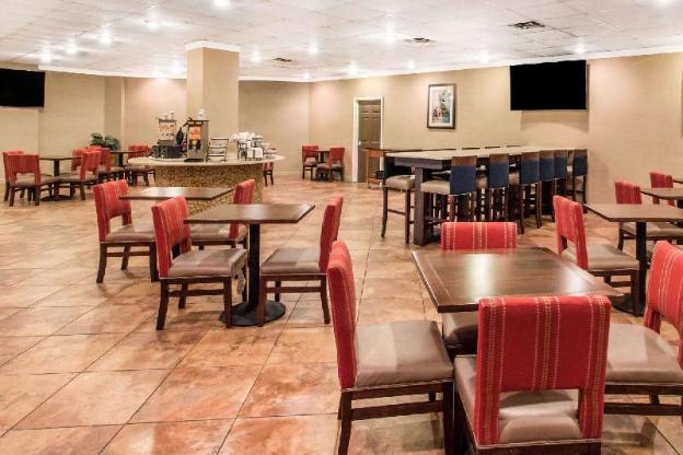 comfort inn and suites omaha central