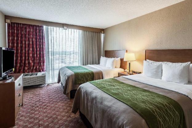 comfort inn and suites omaha central