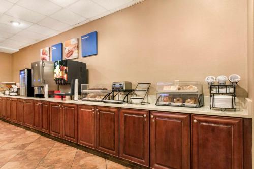 comfort inn and suites omaha central