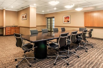 comfort inn and suites omaha central
