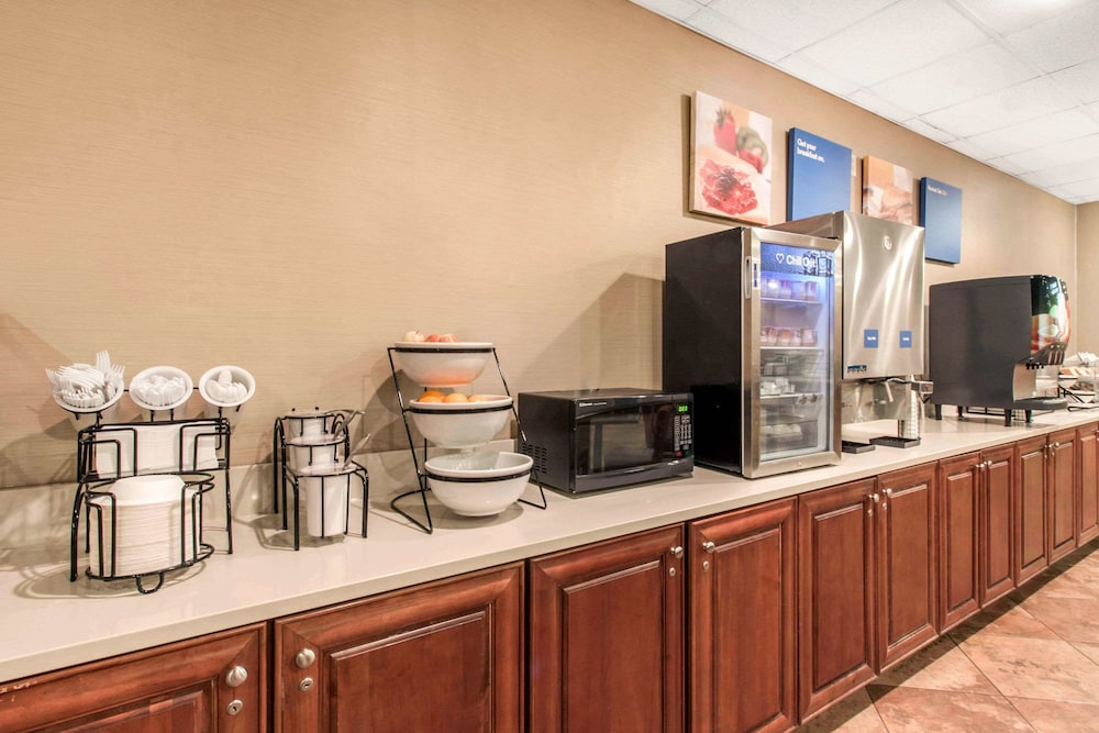 comfort inn and suites omaha central