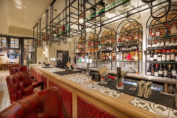 Wynnstay Hotel, Oswestry, Shropshire,Oswestry>>Chester,4 star