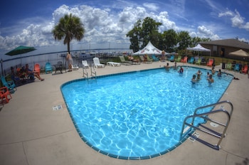 crystal cove hotel