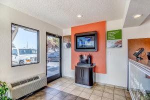 Motel 6 Stockton, Ca - Charter Way West,San Joaquin County>>San Joaquin,2 star