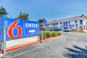 Motel 6 Stockton, Ca - Charter Way West,San Joaquin County>>San Joaquin,2 star