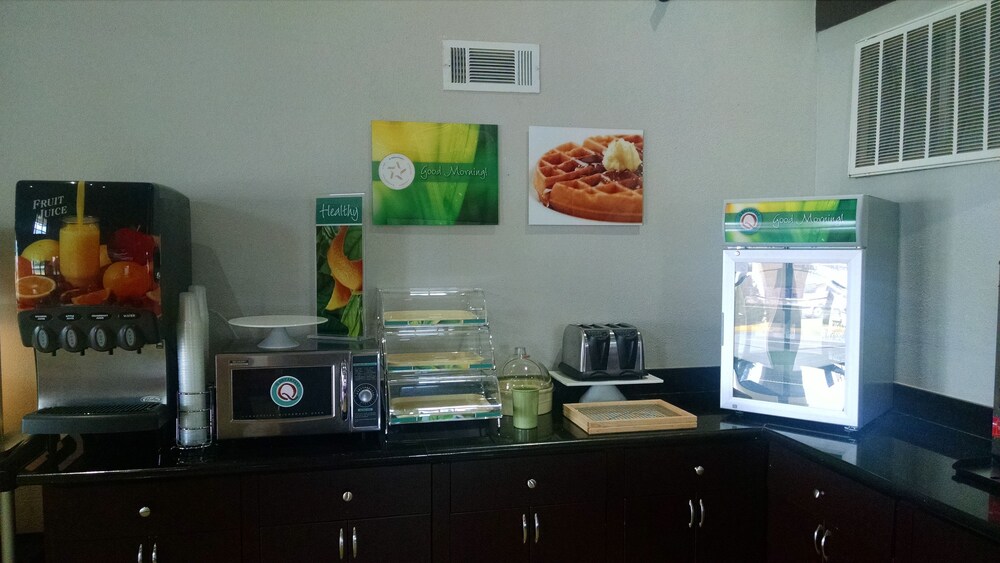quality inn and suites stuttgart north