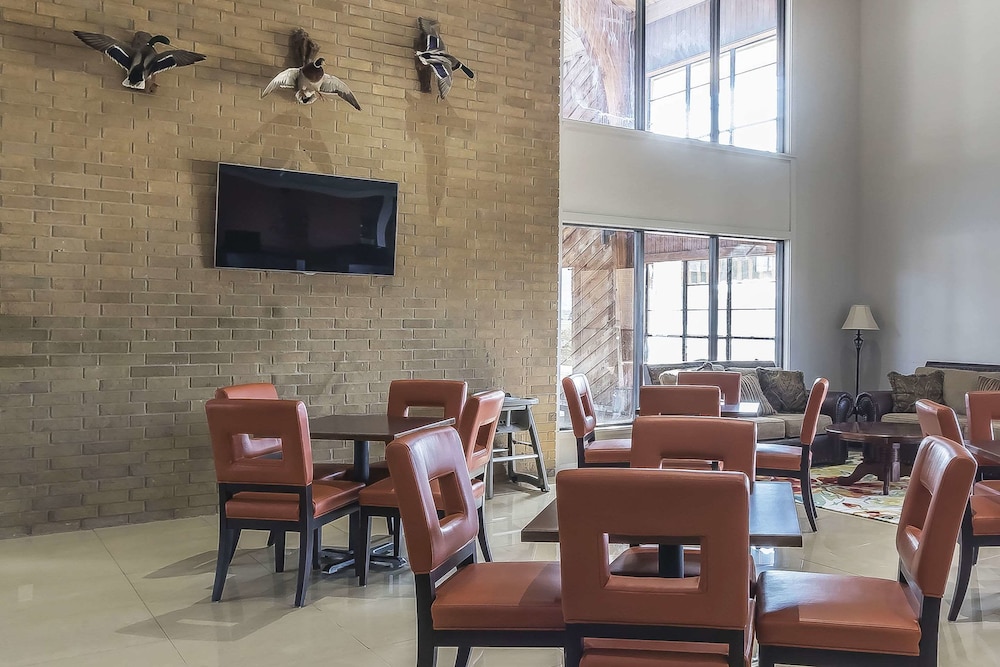 quality inn and suites stuttgart north