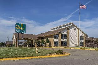 quality inn and suites stuttgart north