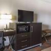 quality inn and suites stuttgart north