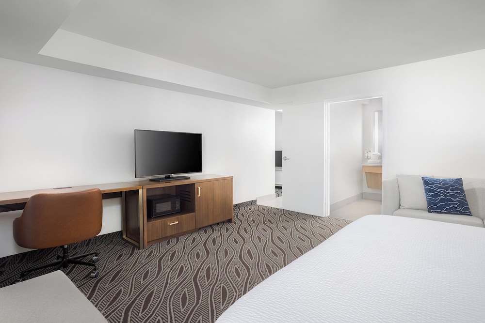 holiday inn resort oceanfront at surfside beach by ihg