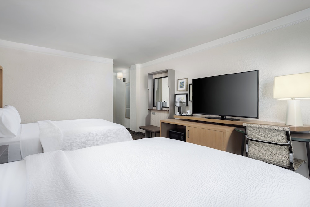 holiday inn resort oceanfront at surfside beach by ihg