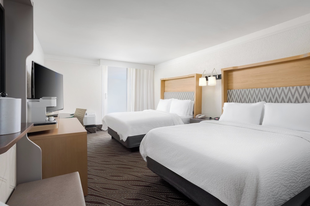 holiday inn resort oceanfront at surfside beach by ihg